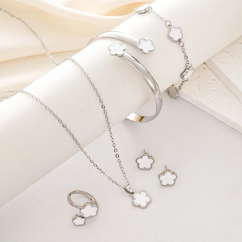 The Lucky Luxe Clover Set