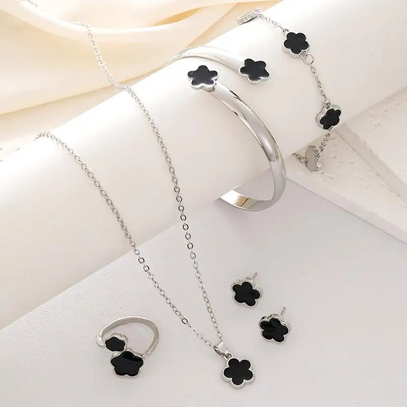 The Lucky Luxe Clover Set